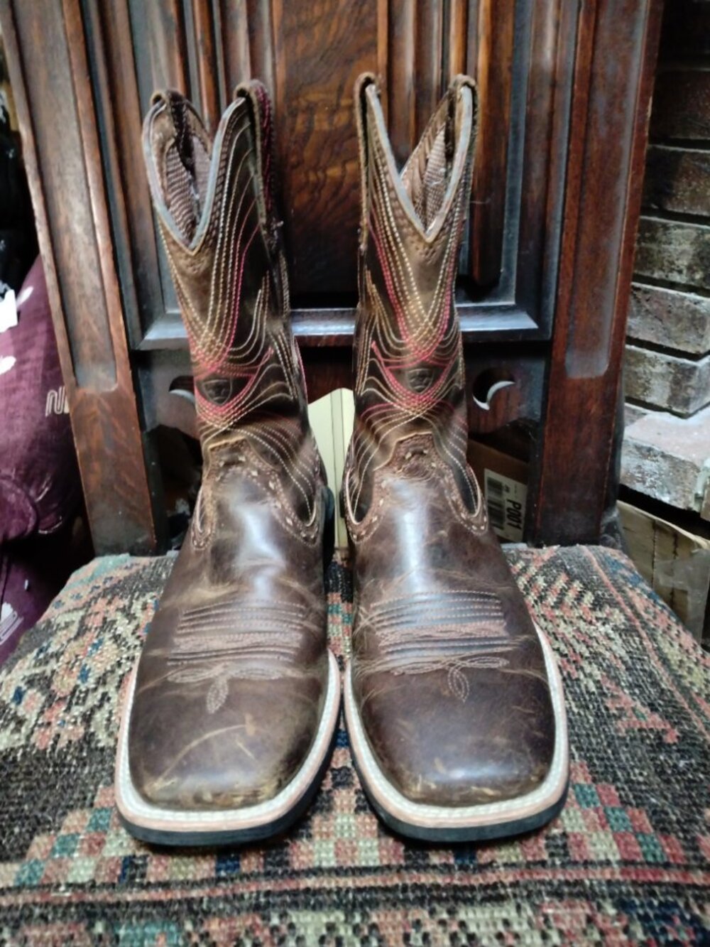 Distressed Vintage Ariat Boots Size 7 D
